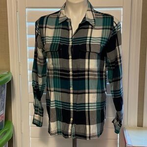 GAP Women's Plaid Button-Down Shirt - Green, Black, and White